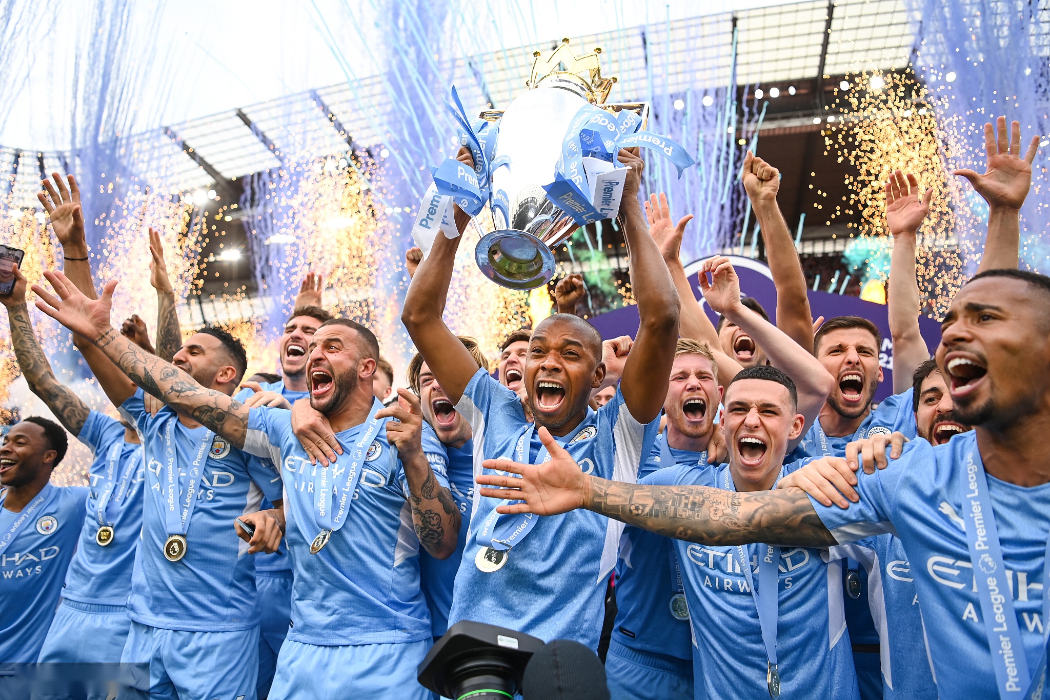 深思熟虑的 深思熟虑的